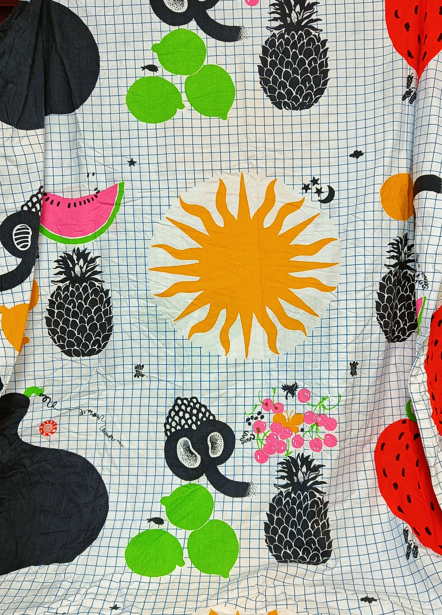 Kangas mittatilaukseen hedelmät ja aurinko