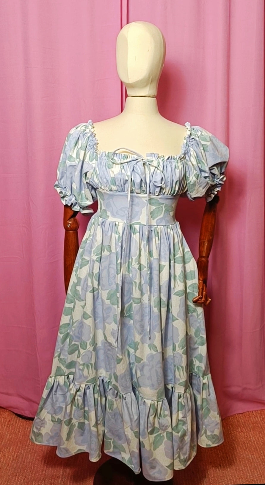 Valmisvaate Heidi-mekko koko 36/38