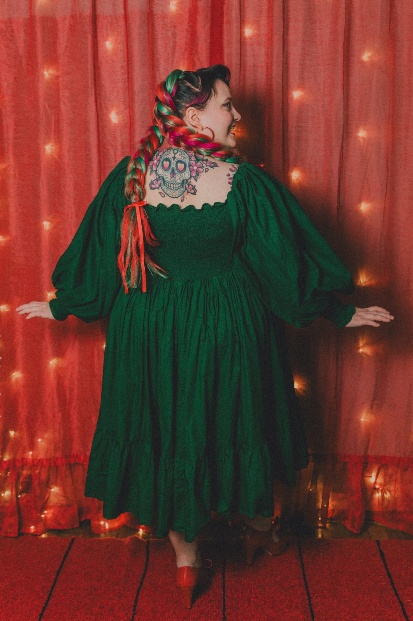 Aukeaa maaliskuussa Mittatilausmalli Satuliiini-mekko