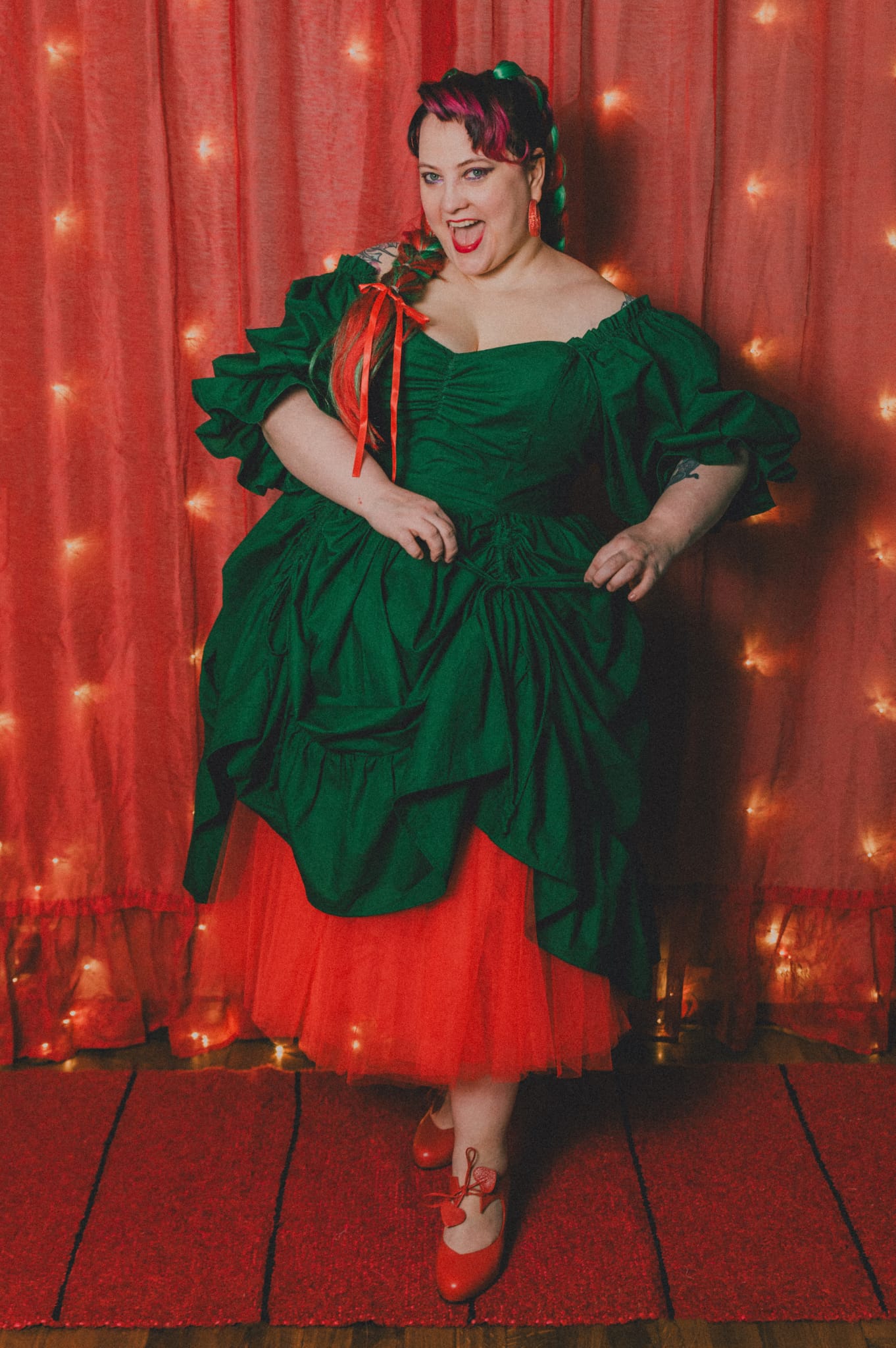 Aukeaa maaliskuussa Mittatilausmalli Dolly-mekko