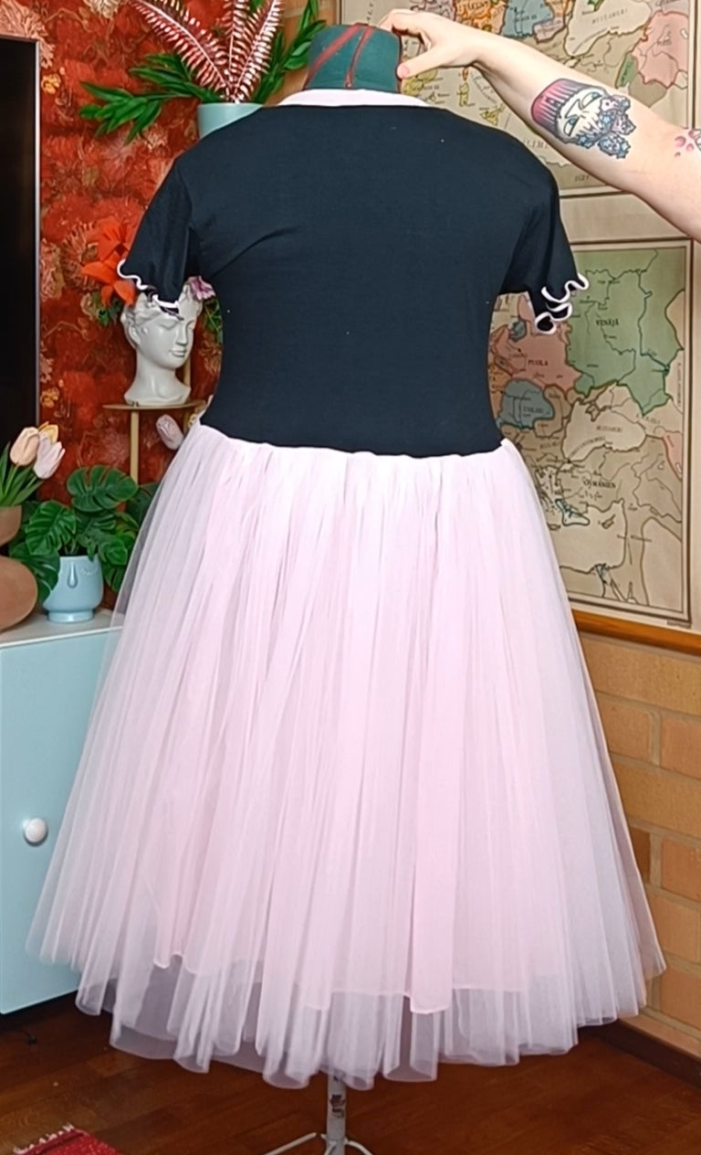 T-paita tyllimekko koko 42-46