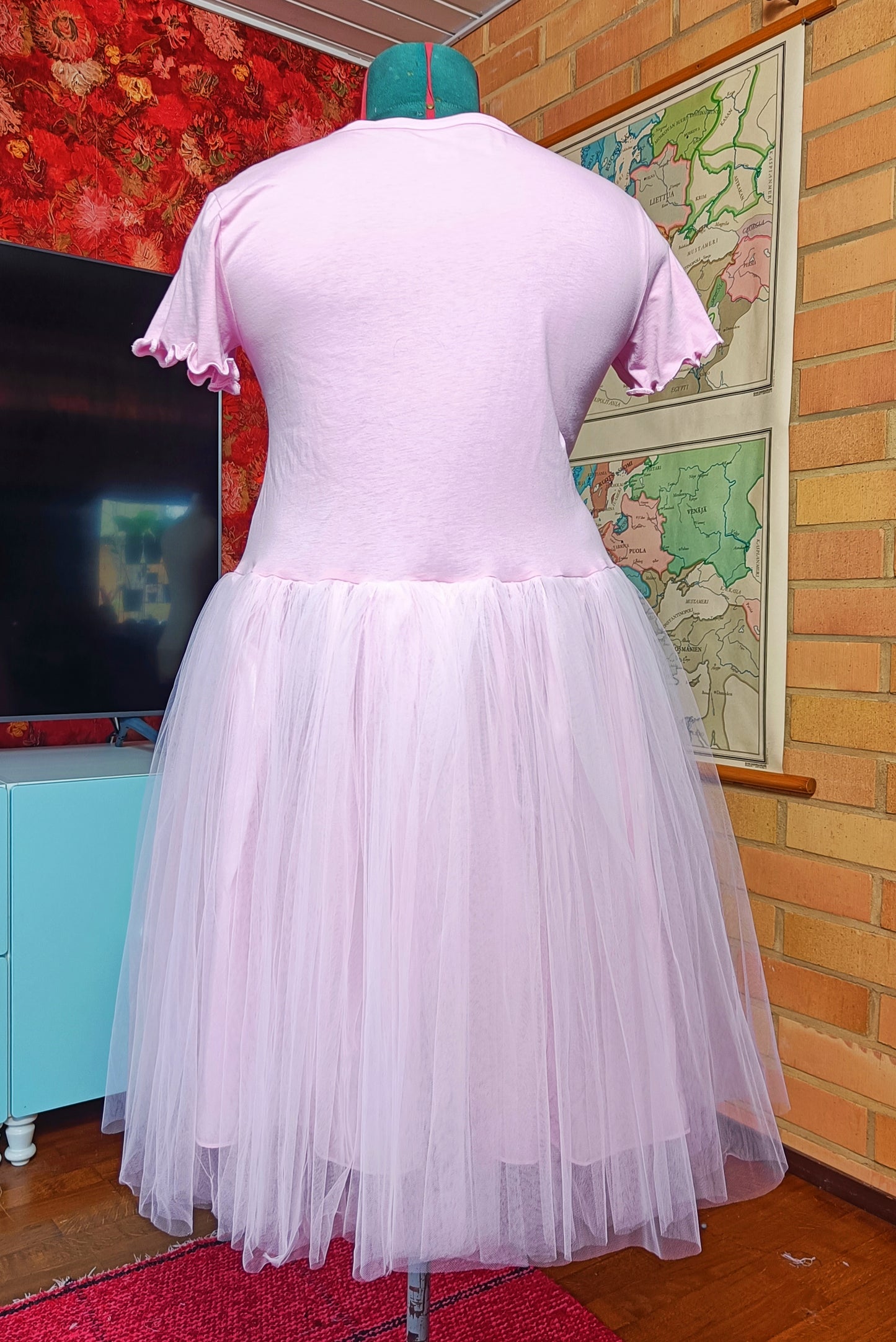 T-paita tyllimekko koko 40-44