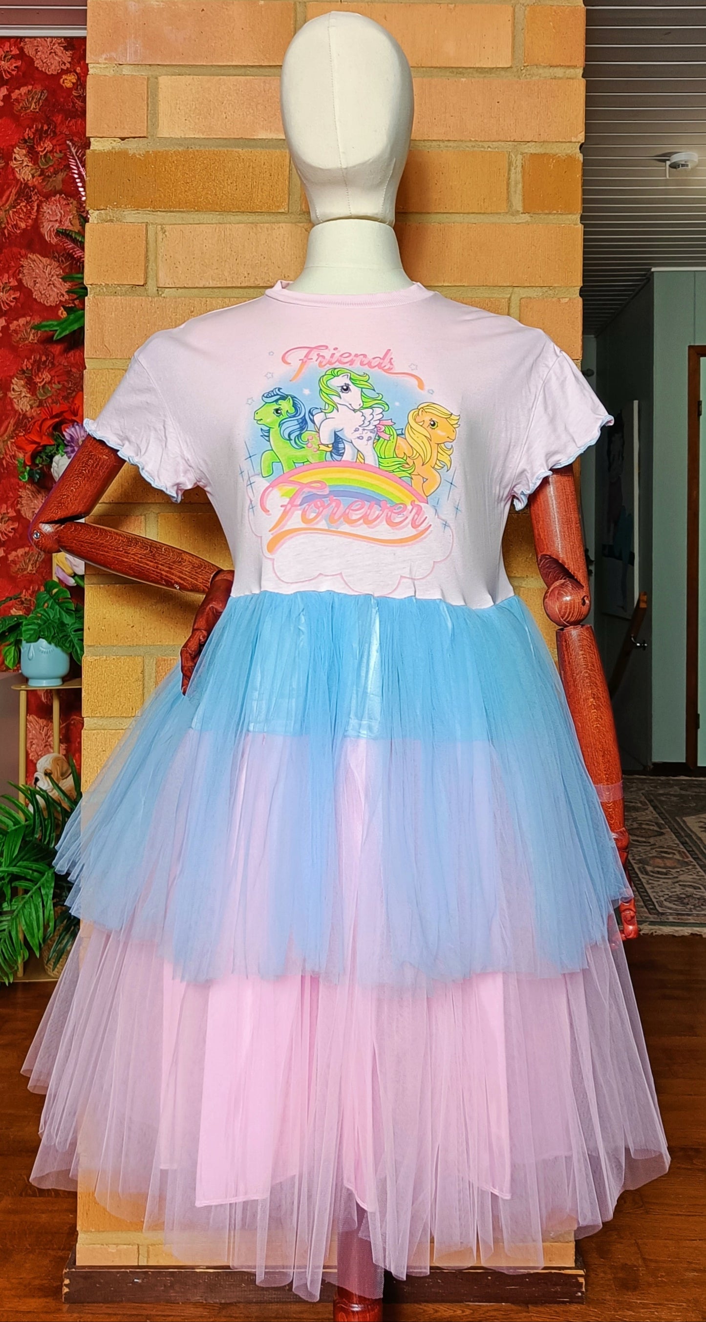 T-paita tyllimekko koko 34-38
