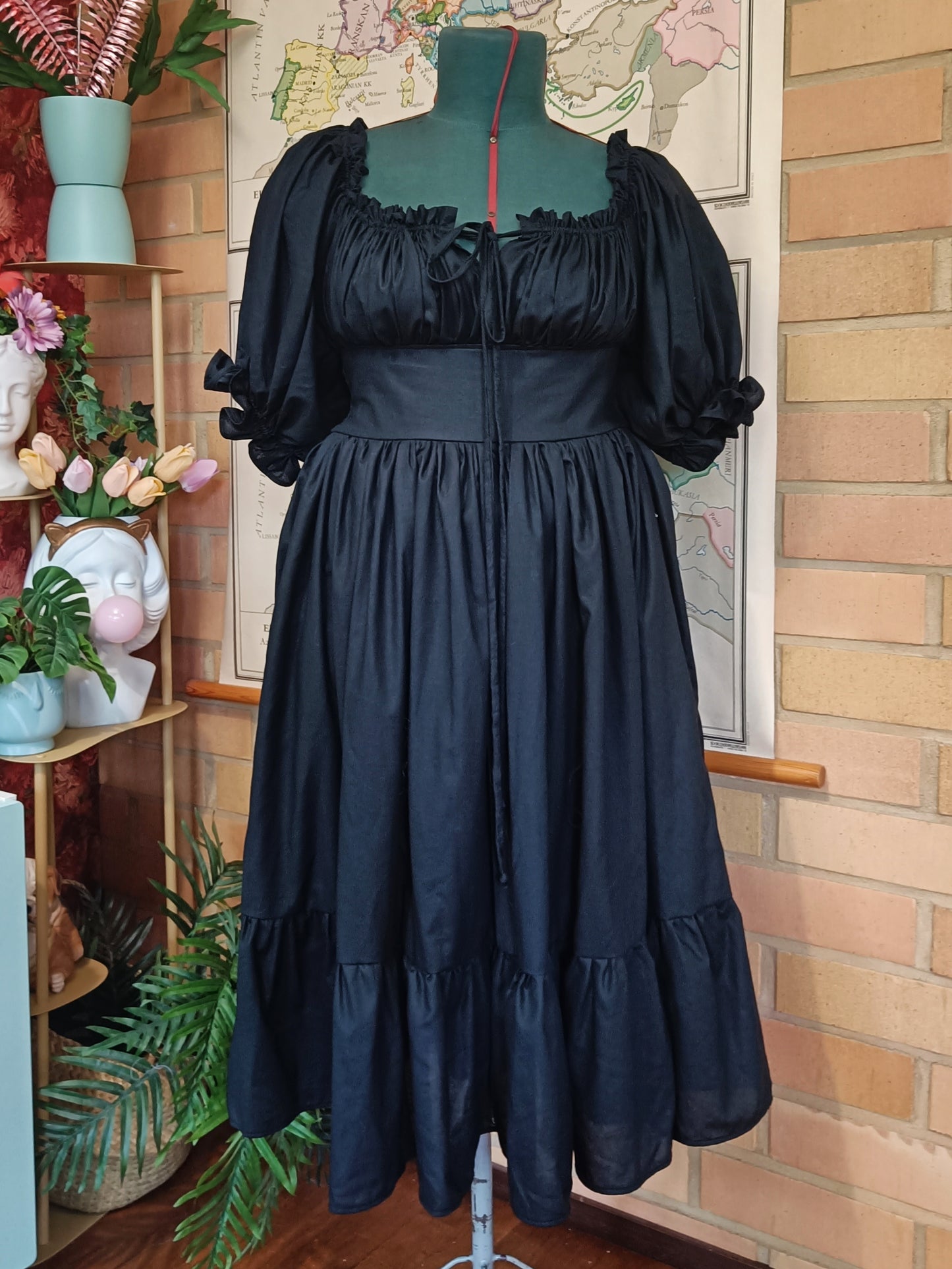 Mittatilausmalli Heidi (Milkmaid)