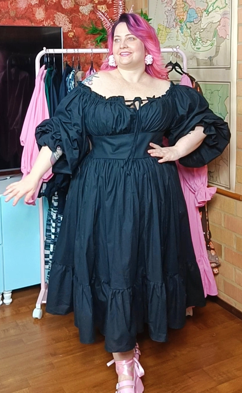 Mittailausmalli Heidi-mekko pidemmät hihat