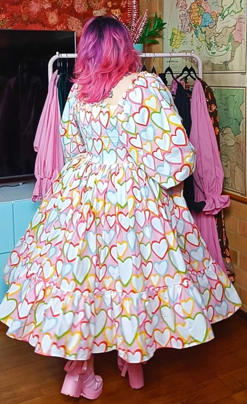 Mittailausmalli Heidi-mekko pidemmät hihat