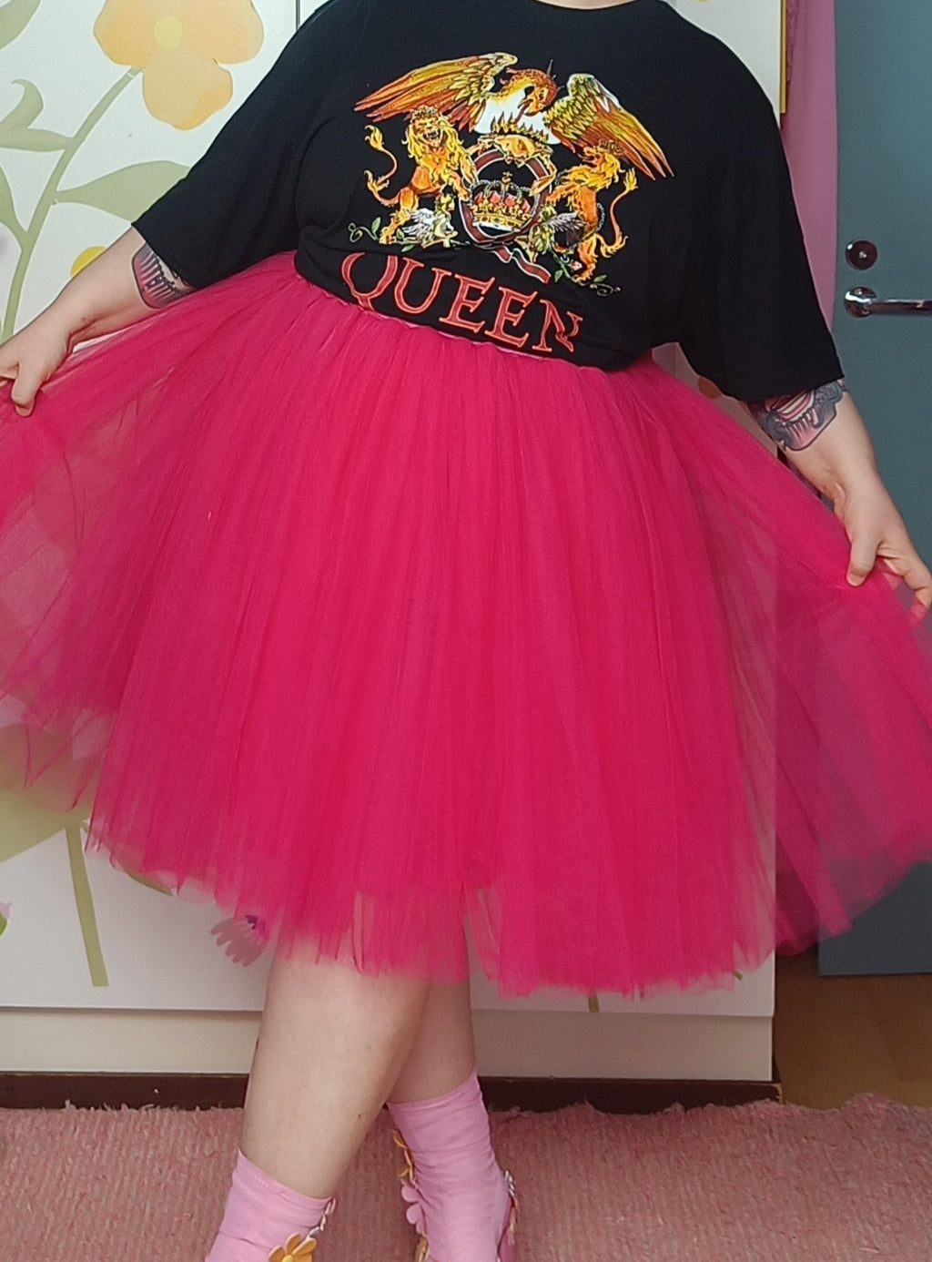 Aukeaa maaliskuussa Tuplatylli-hame valitse väri, pituus ja koko made for order