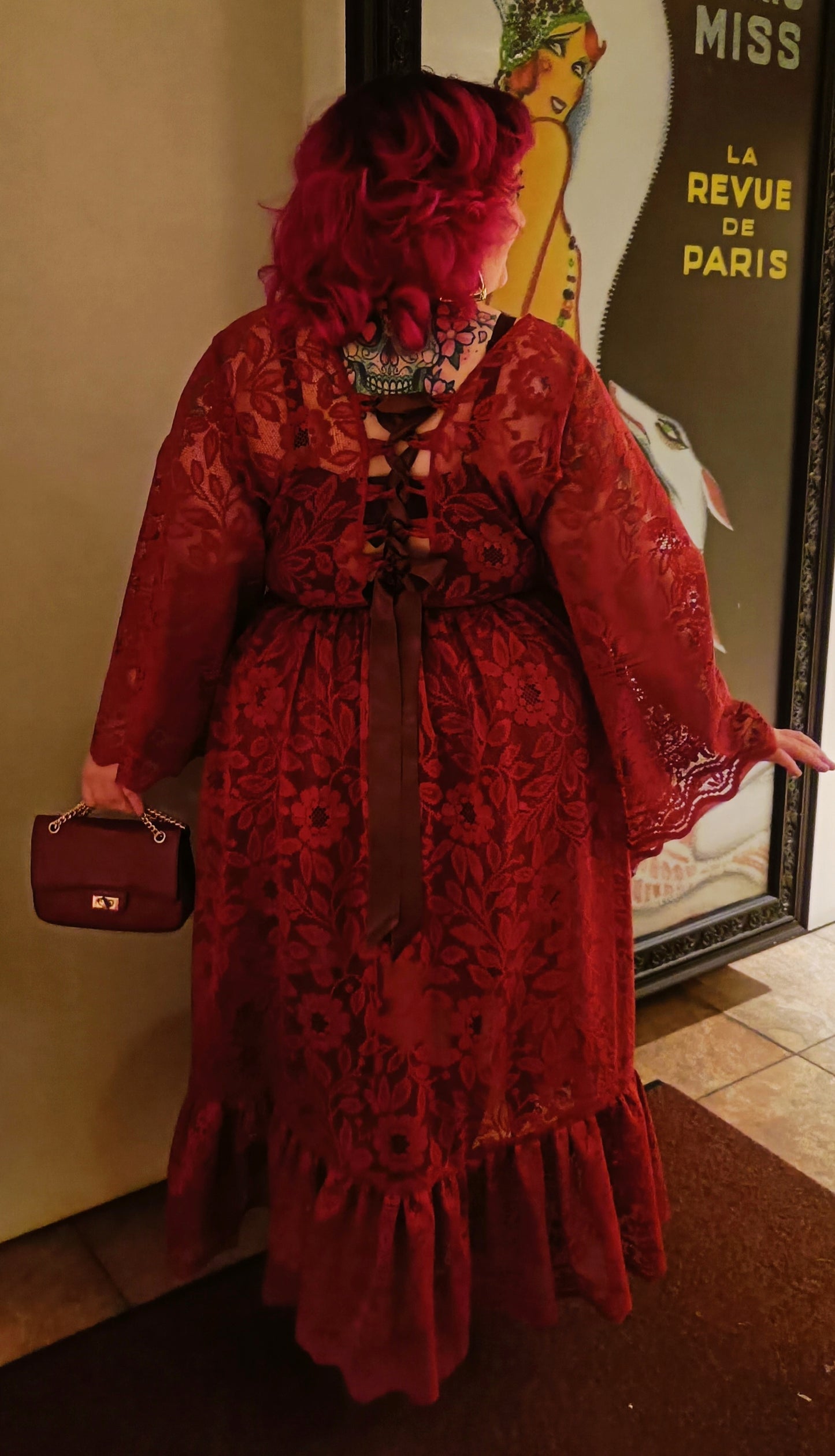 Mittatilausmalli Pitsinen-mekko