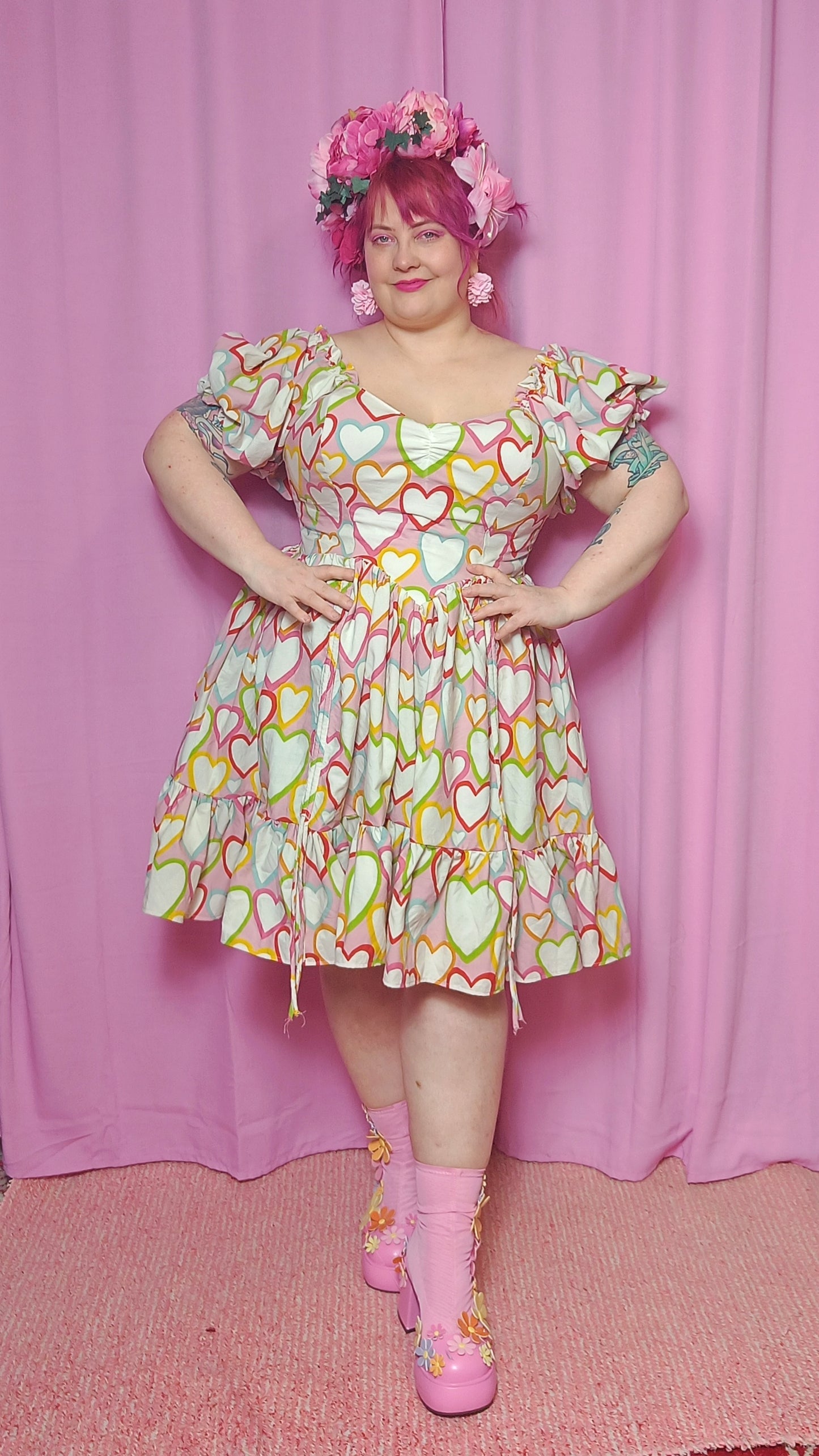 Valmisvaate Dolly-mekko 52/54
