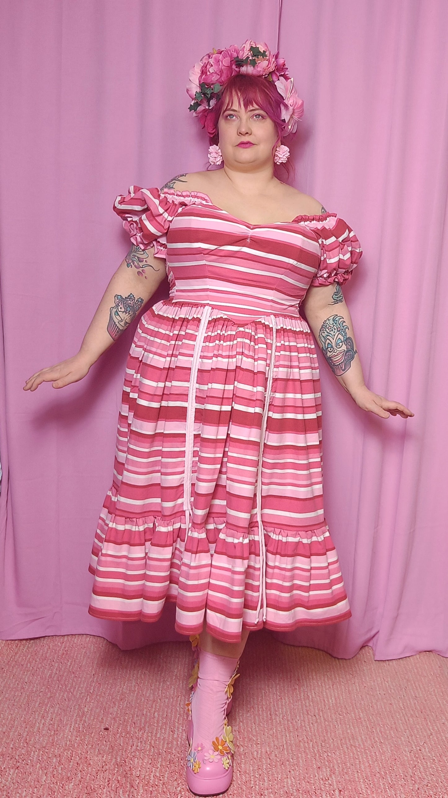 Valmisvaate Dolly-mekko 44/46