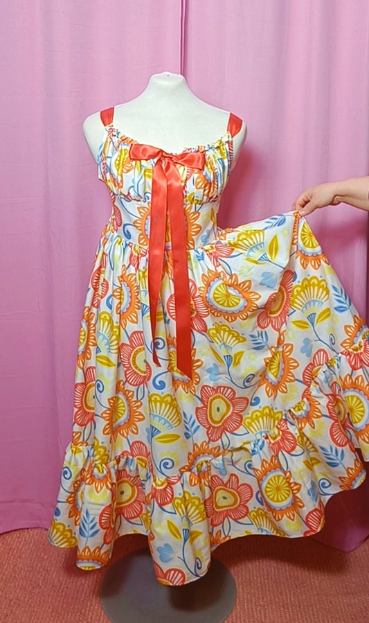 Valmisvaate Hihaton Heidi-mekko koko 40/42