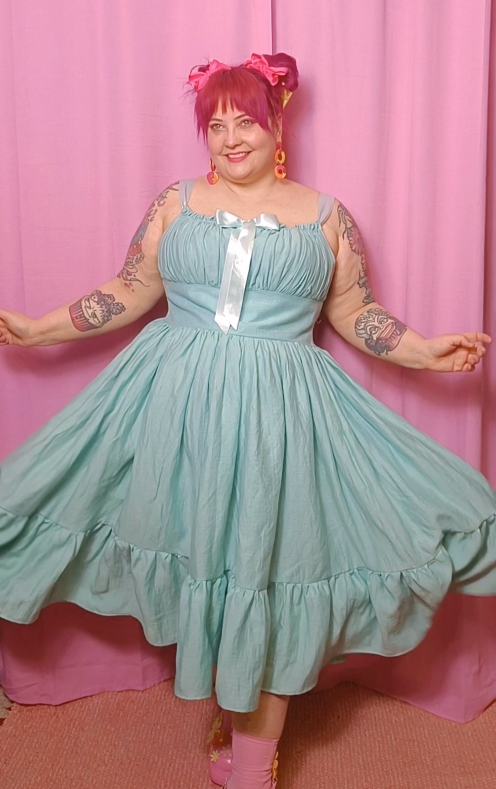 Mittatilausmalli Hihaton Heidi (Milkmaid)